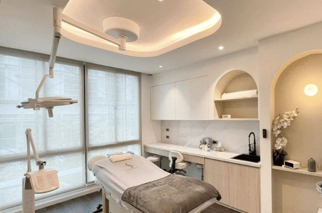 Intrarat Hospital, Bangkok